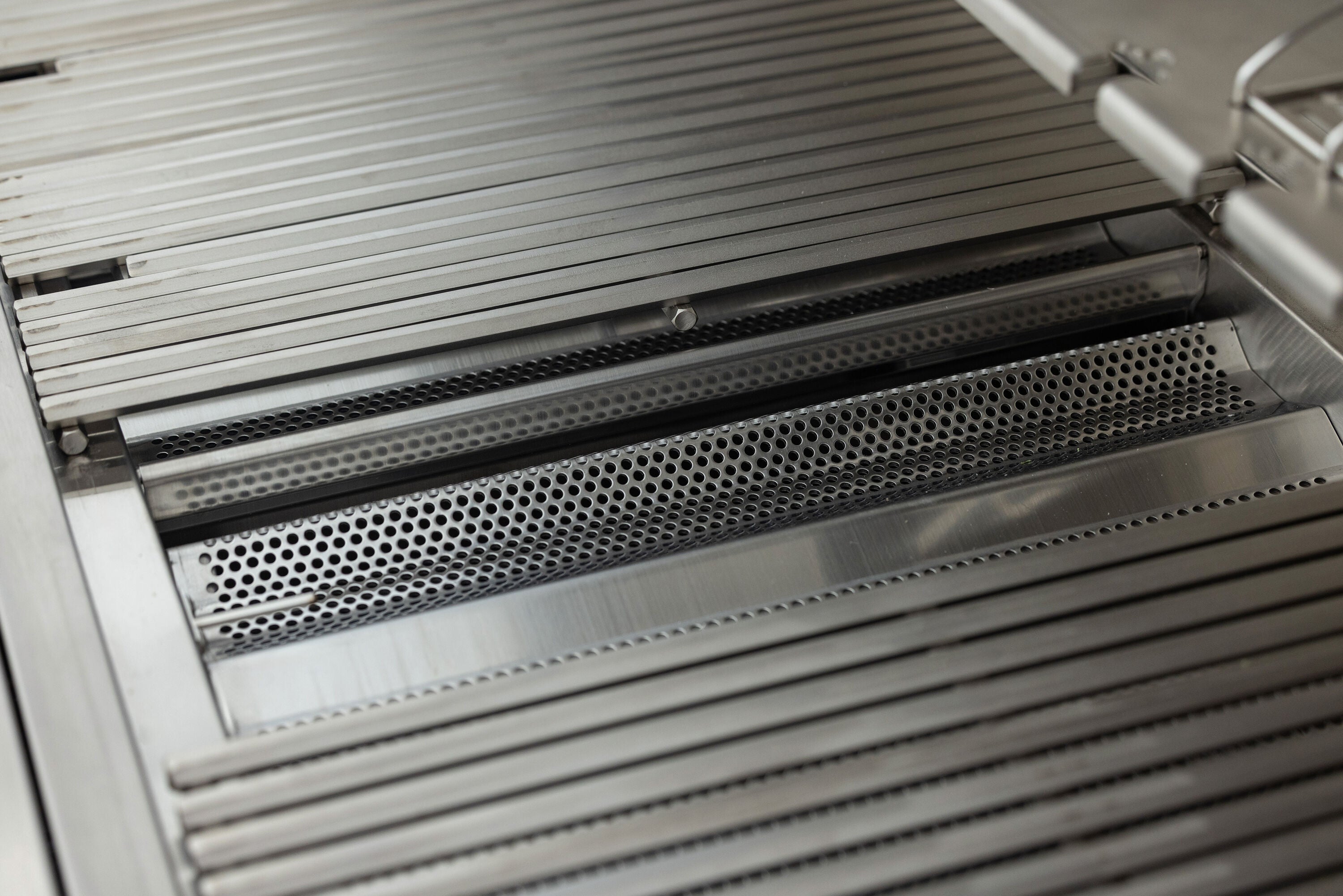 NEW LTE PRO 40-Inch 5-Burner Freestanding Gas Grill